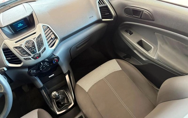 imagem-https://www.socarrao.com.br/sc-vehicle-images-prod/3415238/1787600489255-8351610_10_B_f1379b3413.jpeg