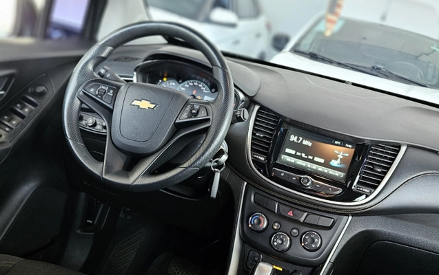 imagem-https://www.socarrao.com.br/sc-vehicle-images-prod/3415293/1787600710374-dzx1CA8OOyI42oZIvGblTk2qHyDKinHb.jpg