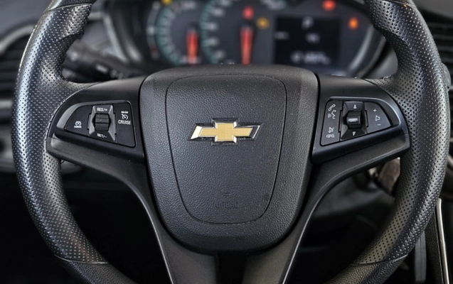 imagem-https://www.socarrao.com.br/sc-vehicle-images-prod/3415293/1787600710376-p3yWqlaqKFyMgBOHvVPOyanz5mcBWoLy.jpg