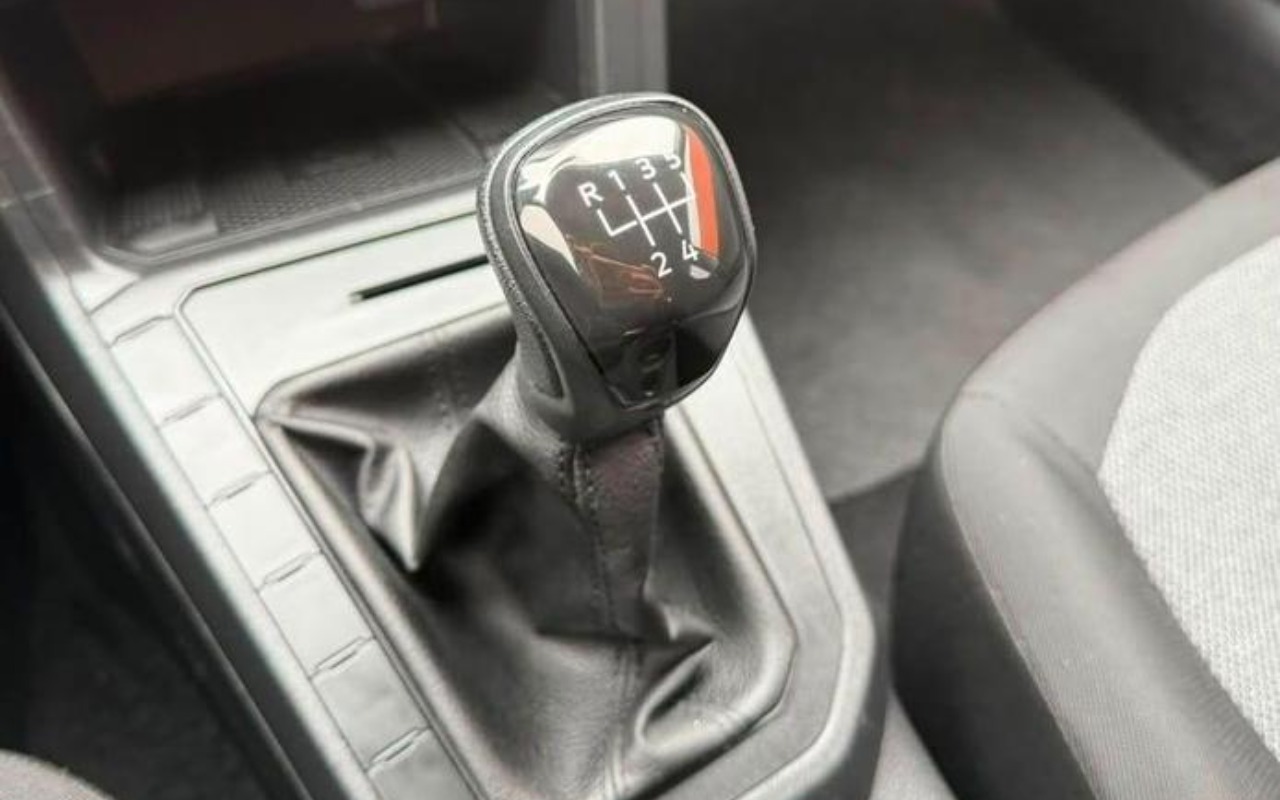 imagem-https://www.socarrao.com.br/sc-vehicle-images-prod/3415740/1787602144916-RkNfMzkzOV84MzA2OTk0XzFfVl83M2RjZTFlODAxLmpwZWc.jpeg