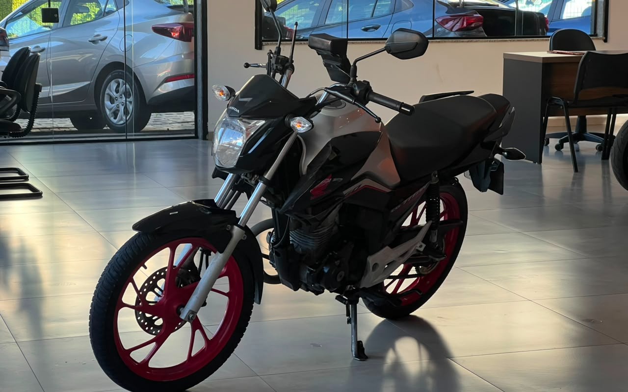 imagem-https://www.socarrao.com.br/sc-vehicle-images-prod/3415851/1787602536386-V2hhdHNBcHAgSW1hZ2UgMjAyNi0wOC0yNCBhdCAxNi4xOC40Ny5qcGVn.jpeg