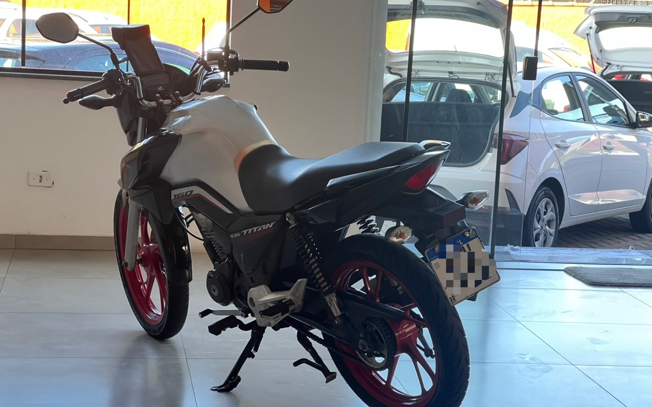 imagem-https://www.socarrao.com.br/sc-vehicle-images-prod/3415851/1787602536451-V2hhdHNBcHAgSW1hZ2UgMjAyNi0wOC0yNCBhdCAxNi4xOC40OCAoMykuanBlZw.jpeg
