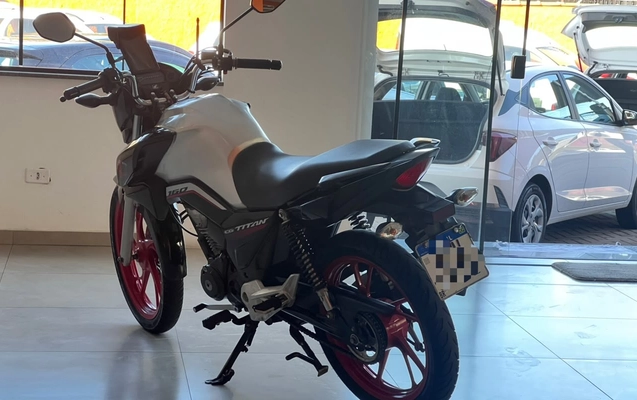 imagem-https://www.socarrao.com.br/sc-vehicle-images-prod/3415851/1787602536451-V2hhdHNBcHAgSW1hZ2UgMjAyNi0wOC0yNCBhdCAxNi4xOC40OCAoMykuanBlZw.jpeg