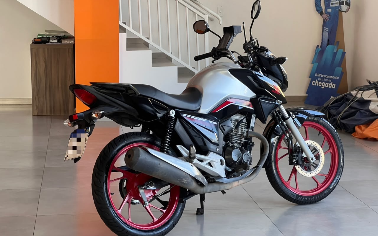 imagem-https://www.socarrao.com.br/sc-vehicle-images-prod/3415851/1787602536538-V2hhdHNBcHAgSW1hZ2UgMjAyNi0wOC0yNCBhdCAxNi4xOC40OCAoMSkuanBlZw.jpeg