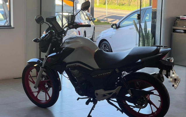 imagem-https://www.socarrao.com.br/sc-vehicle-images-prod/3415851/1787602536661-V2hhdHNBcHAgSW1hZ2UgMjAyNi0wOC0yNCBhdCAxNi4xOC40OC5qcGVn.jpeg