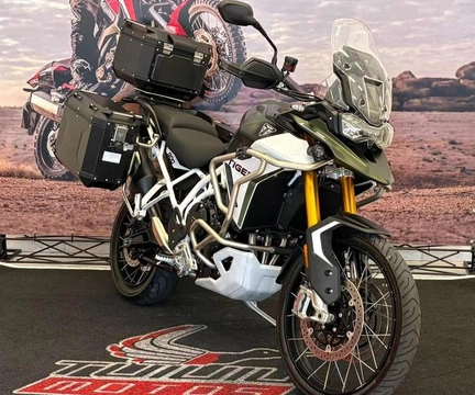 TRIUMPH TIGER 900 RALLY PRO 2026 Verde — foto 1 de 3