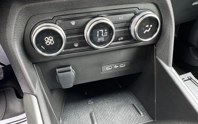imagem-https://www.socarrao.com.br/sc-vehicle-images-prod/3416007/1789652724068-8389085_16_B_119f3946d1.jpeg