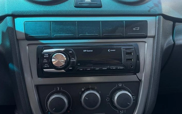 imagem-https://www.socarrao.com.br/sc-vehicle-images-prod/3416613/1789580919190-8395135_12_B_986c277c6b.jpeg
