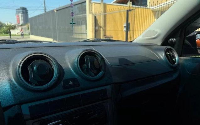 imagem-https://www.socarrao.com.br/sc-vehicle-images-prod/3416613/1789580919191-8395135_11_B_dce20c97bf.jpeg