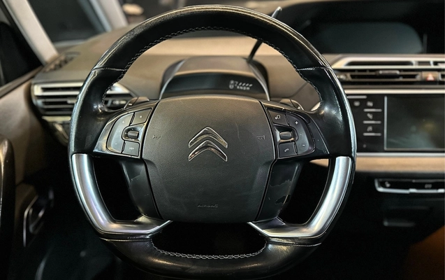imagem-https://www.socarrao.com.br/sc-vehicle-images-prod/3416617/1787604689270-6_055003.jpg