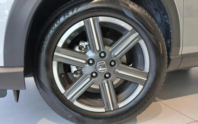 imagem-https://www.socarrao.com.br/sc-vehicle-images-prod/3416748/1788548253471-8412424_8_B_5f2189f9ca.jpeg