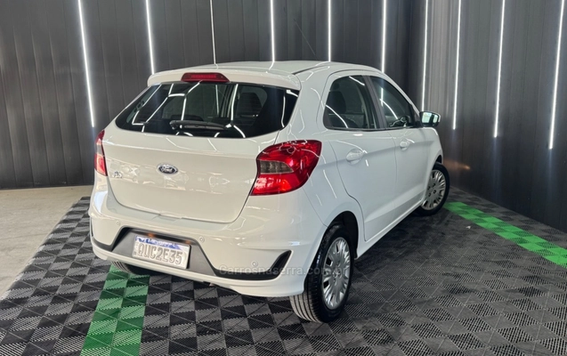 imagem-https://www.socarrao.com.br/sc-vehicle-images-prod/3416837/1787605002527-93b8ceb4ab6006b008da303a92a2534e_big.jpeg