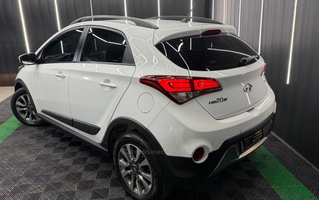 imagem-https://www.socarrao.com.br/sc-vehicle-images-prod/3416842/1787605006697-63a21e3c118efeb39b6f8106c1b40f93_big.jpeg