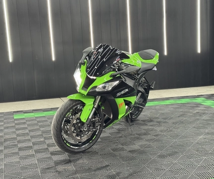 KAWASAKI NINJA ZX-10/ ZX-10R 1000cc/30TH Aniv. 2011 Verde — foto 1 de 3