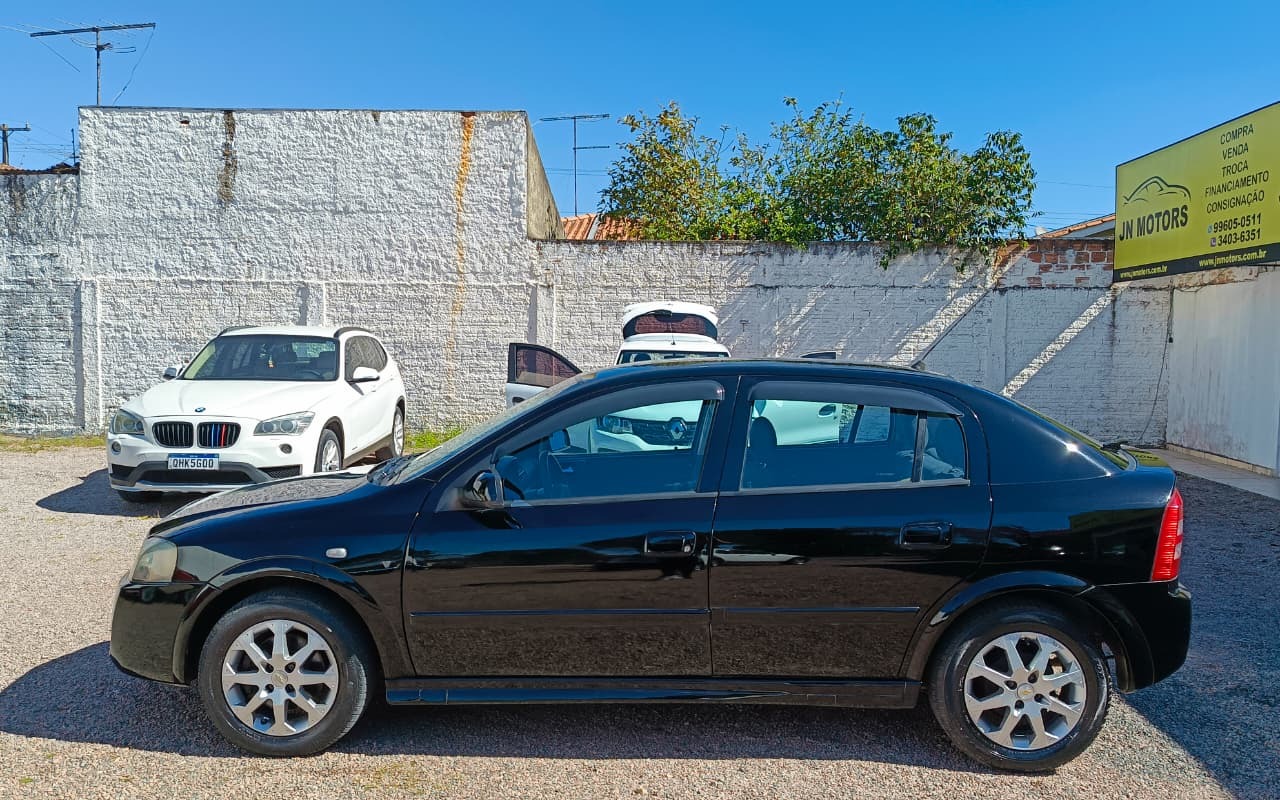 imagem-https://www.socarrao.com.br/sc-vehicle-images-prod/3417018/1787605240288-MjY5NzRmMTItN2I0NC00YTE4LWE5MmItNTE1YTIwMjk3Yzk2LmpwZw.jpg
