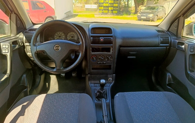 imagem-https://www.socarrao.com.br/sc-vehicle-images-prod/3417018/1787605241327-YTI2NGE2YmItYzNhYy00ZGE5LWE5YzEtYjlkZmQ3OTBkNjk0LmpwZw.jpg
