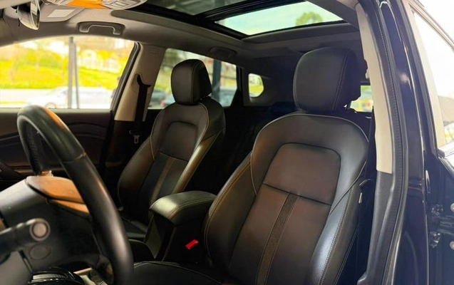 imagem-https://www.socarrao.com.br/sc-vehicle-images-prod/3417059/1789351184997-8411257_8_B_17202a3e69.jpeg