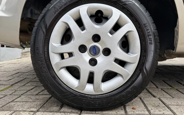 imagem-https://www.socarrao.com.br/sc-vehicle-images-prod/3417192/1788987580491-5552c0b483b94ca8a0f93041e18f84ad_1788987392303.jpg