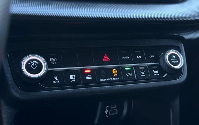 imagem-https://www.socarrao.com.br/sc-vehicle-images-prod/3417199/1788212262062-8405774_14_B_7090437fd8.jpeg