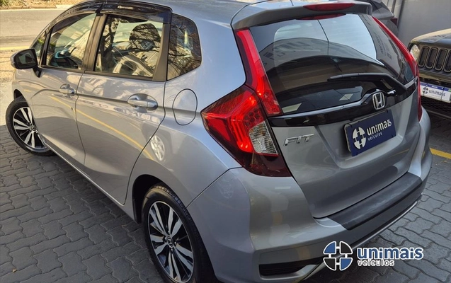 imagem-https://www.socarrao.com.br/sc-vehicle-images-prod/3417335/1787607383339-2ec65c0c-9a6d-455d-a56c-62cdcb5a35c420260824174604.jpeg