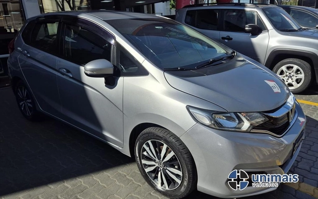 imagem-https://www.socarrao.com.br/sc-vehicle-images-prod/3417335/1787607383349-5b4d2e00-1ab3-4c22-80ec-c4925422090020260824174602.jpeg