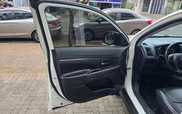 imagem-https://www.socarrao.com.br/sc-vehicle-images-prod/3417451/1787608149627-8361377_12_B_3276c97143.jpeg
