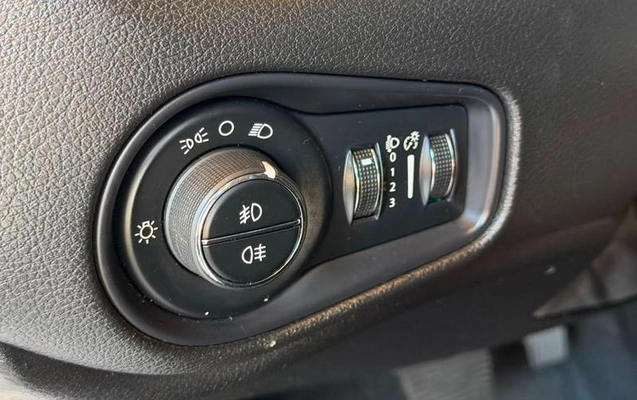 imagem-https://www.socarrao.com.br/sc-vehicle-images-prod/3420188/1788398907029-8412777_12_B_765d125b89.jpeg