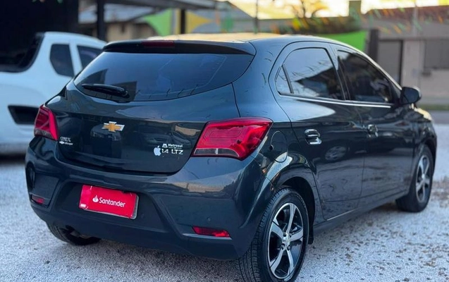 imagem-https://www.socarrao.com.br/sc-vehicle-images-prod/3430714/1787660882224-8407771_1_B_e98791b025.jpeg