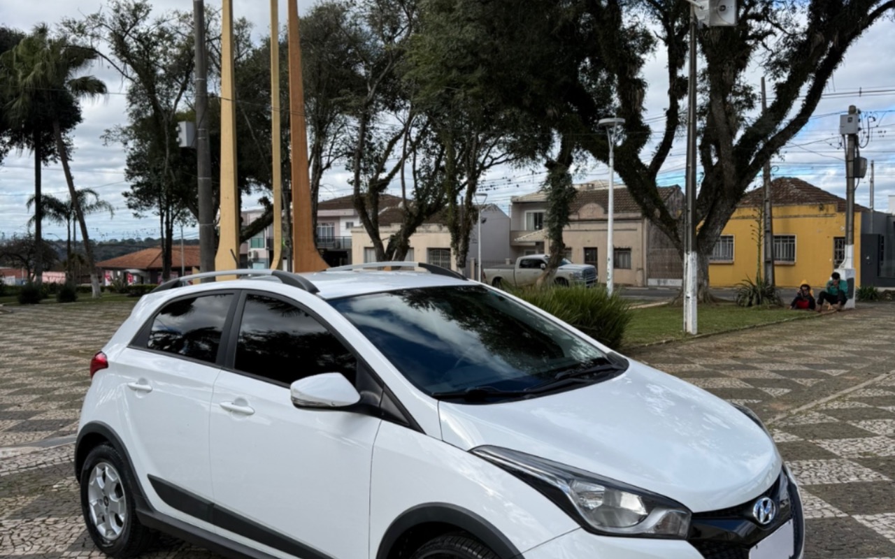 Hyundai HB20X 2014 Branco — foto 1 de 3