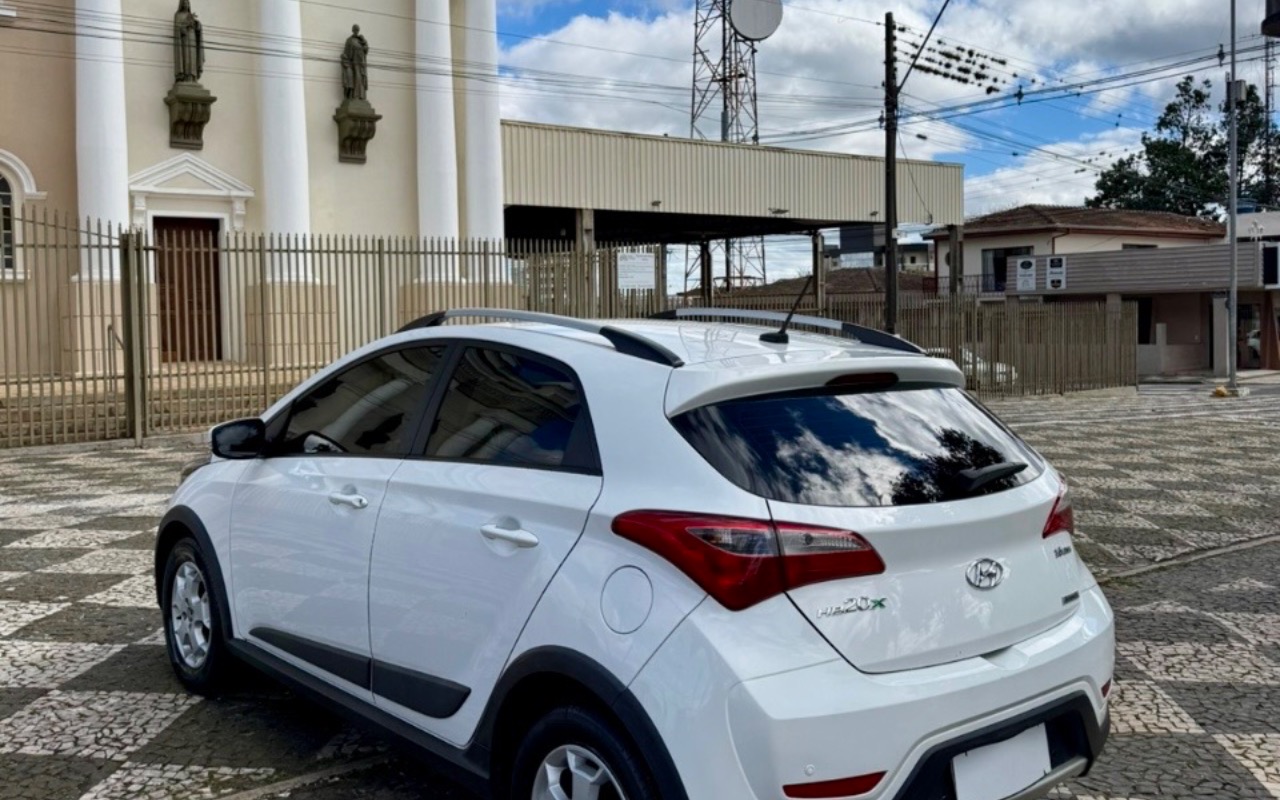 imagem-https://www.socarrao.com.br/sc-vehicle-images-prod/3430808/1789095671710-SU1HXzg0OTMuanBlZw.jpeg