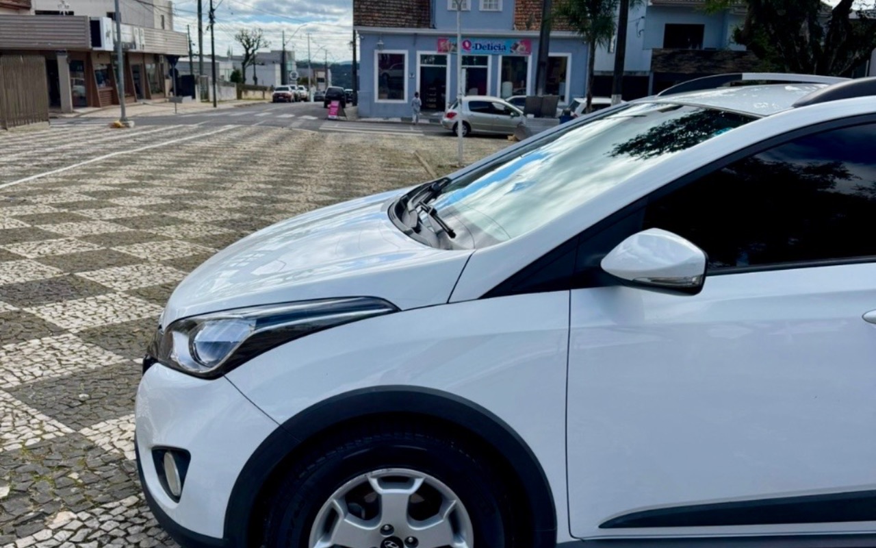 imagem-https://www.socarrao.com.br/sc-vehicle-images-prod/3430808/1789095672211-SU1HXzg0OTQuanBlZw.jpeg