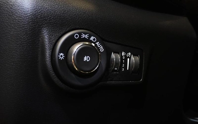 imagem-https://www.socarrao.com.br/sc-vehicle-images-prod/3430879/1789162012555-8413057_2_B_7a40a3fc18.jpeg