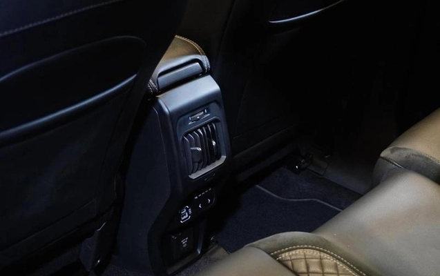 imagem-https://www.socarrao.com.br/sc-vehicle-images-prod/3430879/1789162012563-8413057_5_B_fbf6f01494.jpeg