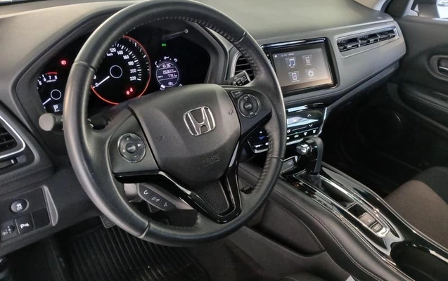 imagem-https://www.socarrao.com.br/sc-vehicle-images-prod/3431277/1788548280601-8413168_8_B_6763d05711.jpeg
