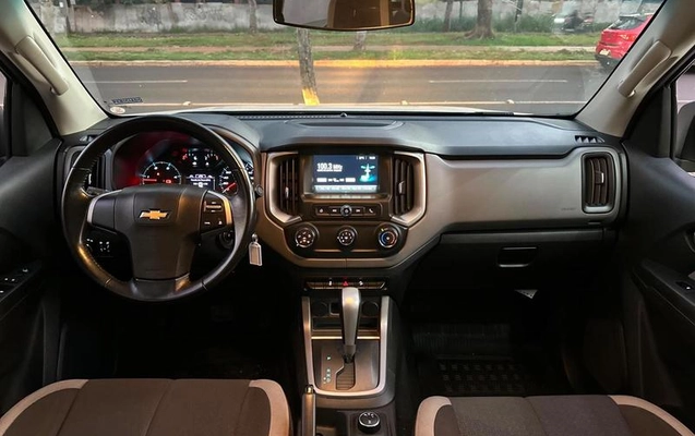 imagem-https://www.socarrao.com.br/sc-vehicle-images-prod/3431328/1789470062978-8391713_16_B_9d53b4d9bd.jpeg