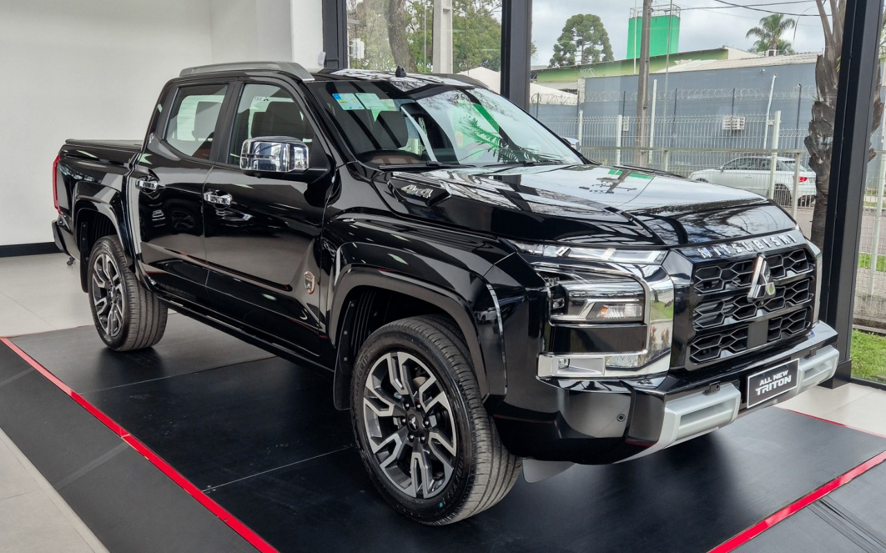 Mitsubishi Triton 2027 Preto — foto 1 de 3