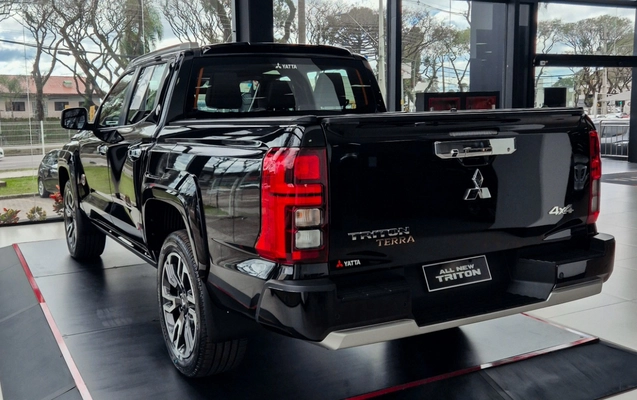 imagem-https://www.socarrao.com.br/sc-vehicle-images-prod/3431965/1787663010547-MjAyNjA4MDdfMTAzMjEyLmpwZw.jpg