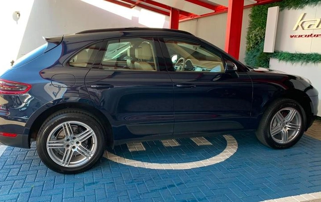 imagem-https://www.socarrao.com.br/sc-vehicle-images-prod/3431977/1789651365692-8364457_23_B_381e23e24b.jpeg