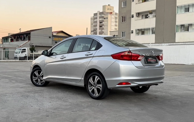 imagem-https://www.socarrao.com.br/sc-vehicle-images-prod/3432067/1787663479989-V2hhdHNBcHAgSW1hZ2UgMjAyNi0wOC0yNCBhdCAxMC4zOS41NCAoMSkuanBlZw.jpeg