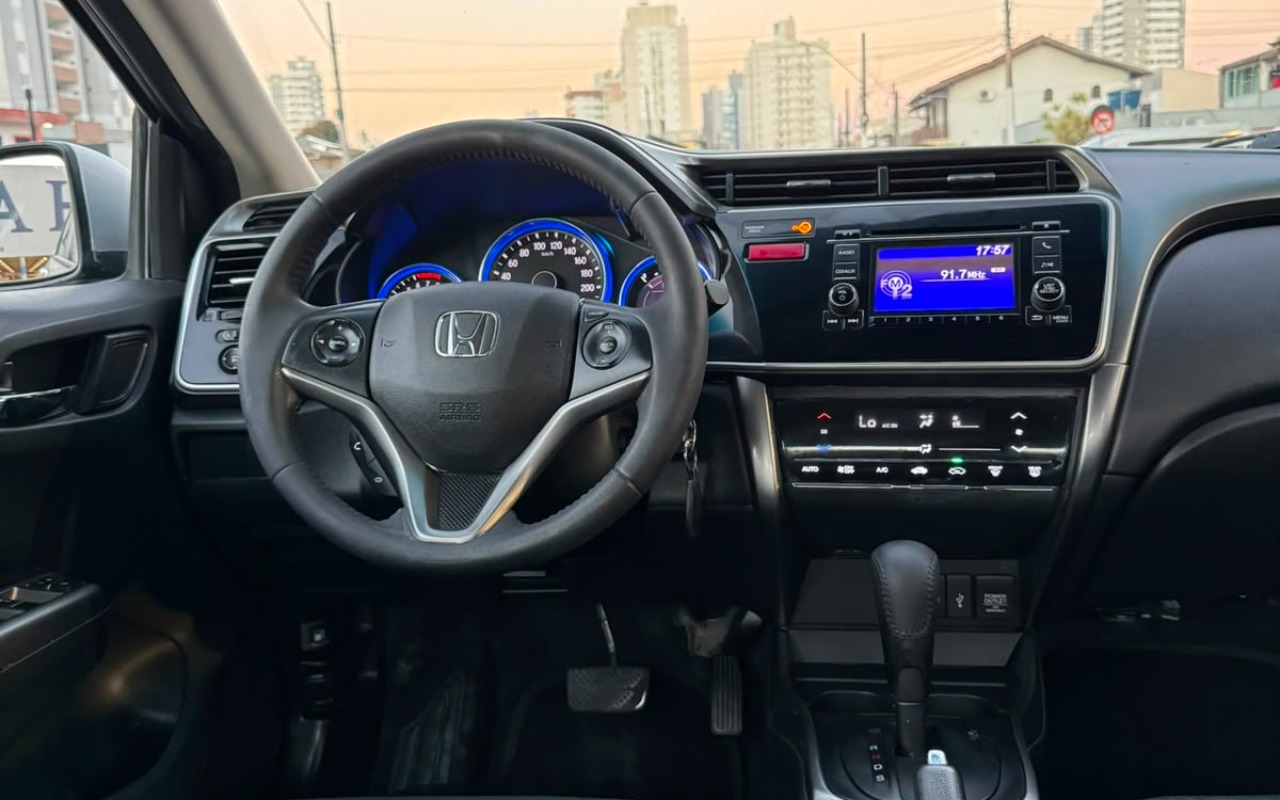imagem-https://www.socarrao.com.br/sc-vehicle-images-prod/3432067/1787663480456-V2hhdHNBcHAgSW1hZ2UgMjAyNi0wOC0yNCBhdCAxMC4zOS41Ni5qcGVn.jpeg