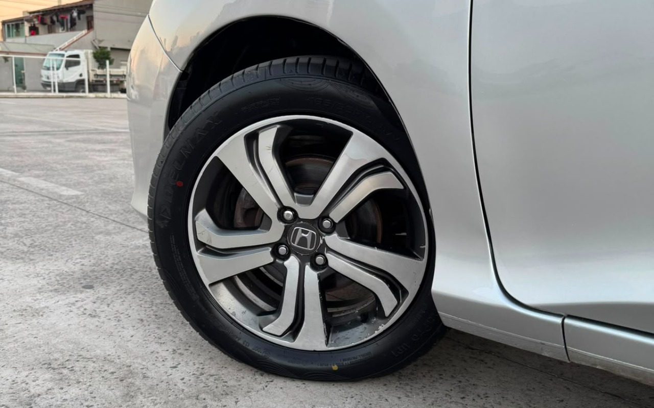 imagem-https://www.socarrao.com.br/sc-vehicle-images-prod/3432067/1787663480886-V2hhdHNBcHAgSW1hZ2UgMjAyNi0wOC0yNCBhdCAxMC40MC4wMS5qcGVn.jpeg