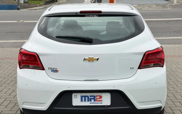imagem-https://www.socarrao.com.br/sc-vehicle-images-prod/3432179/1787664013157-003_5108badb968cf07ce9777568f3c75e5a.jpeg