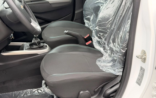 imagem-https://www.socarrao.com.br/sc-vehicle-images-prod/3432179/1787664013163-003_2120b56b48314ae12a78ea04eb1c5ab4.jpeg