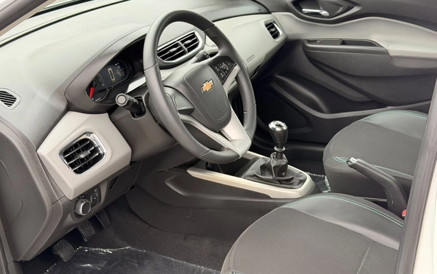 imagem-https://www.socarrao.com.br/sc-vehicle-images-prod/3432179/1787664013166-003_9a0eb444635ed700e0263099645b6eaf.jpeg