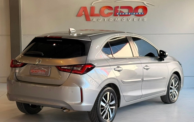 imagem-https://www.socarrao.com.br/sc-vehicle-images-prod/3432431/1787856301507-d428b38592d048cf925c2ac3e7a91801_1787664526766.jpg