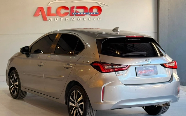 imagem-https://www.socarrao.com.br/sc-vehicle-images-prod/3432431/1787856301511-48f849f848644d76aac2322100f3dc13_1787664526776.jpg