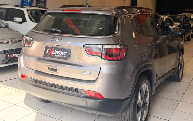 imagem-https://www.socarrao.com.br/sc-vehicle-images-prod/3432447/1787664827046-Q09NUEFTUyAyMDE5NS5qcGc.jpg