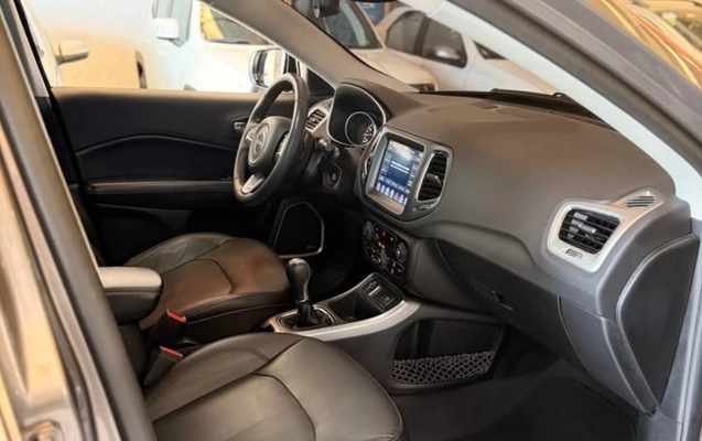 imagem-https://www.socarrao.com.br/sc-vehicle-images-prod/3432447/1787664827732-Q09NUEFTUyAyMDE5MTEuanBn.jpg