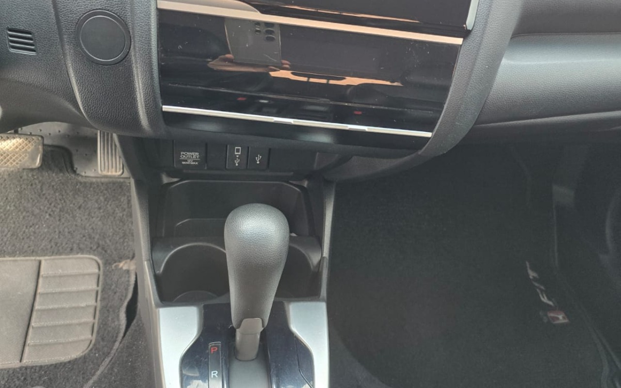 imagem-https://www.socarrao.com.br/sc-vehicle-images-prod/3432805/1787665744082-V2hhdHNBcHAgSW1hZ2UgMjAyNi0wNi0yMyBhdCAxMi40OS4xMSAoMikuanBlZw.jpeg