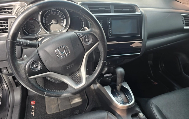 imagem-https://www.socarrao.com.br/sc-vehicle-images-prod/3432805/1787665744315-V2hhdHNBcHAgSW1hZ2UgMjAyNi0wNi0yMyBhdCAxMi40OS4xMS5qcGVn.jpeg